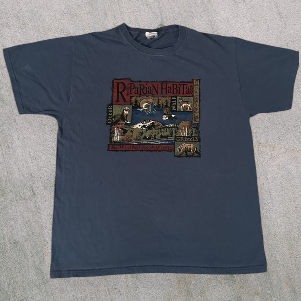 Grizzly and Wolf nature tee early 2000s